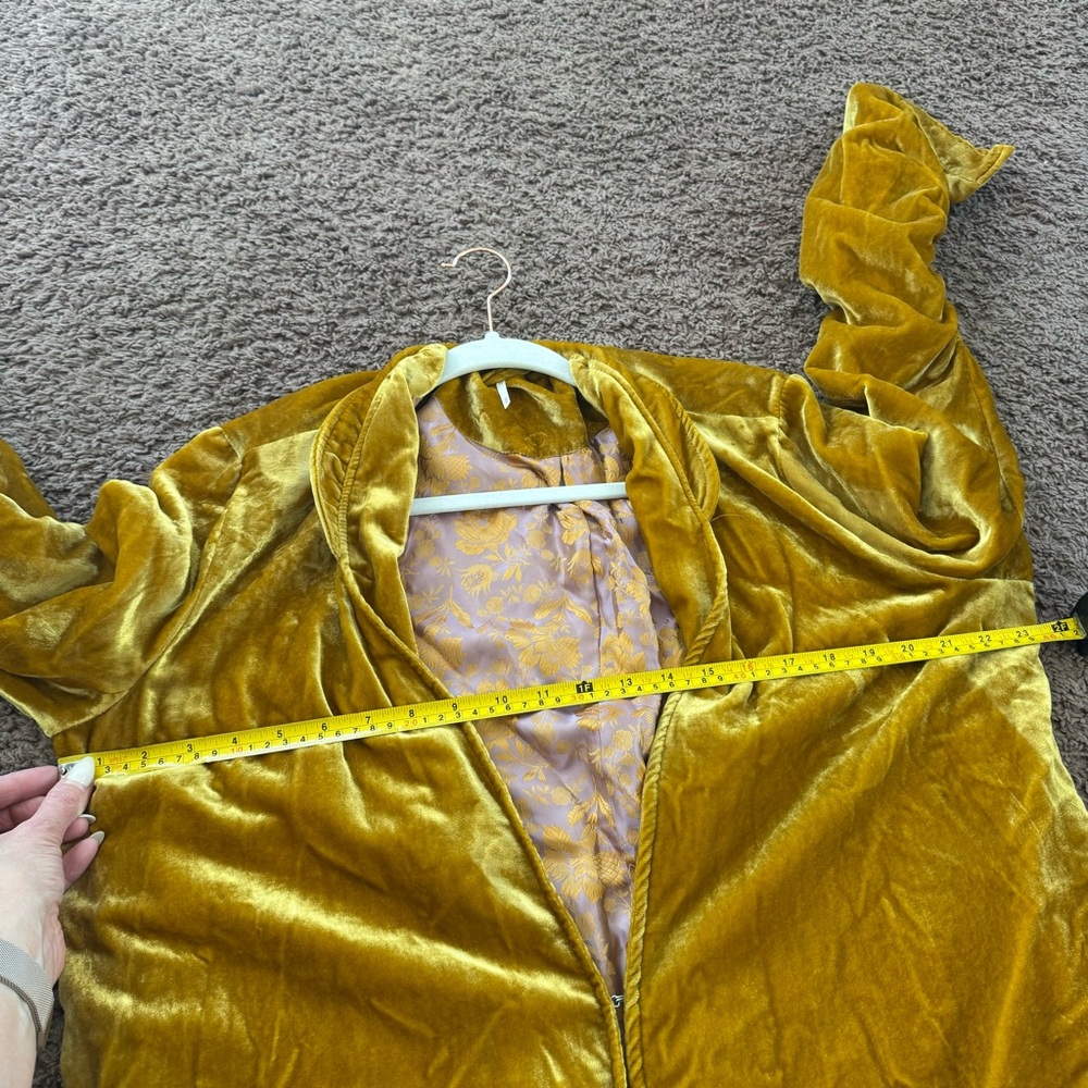 FREE PEOPLE Dahlia Velvet Duster Coat Jacket In Gold w Purple Tassels M - Picture 9 of 13
